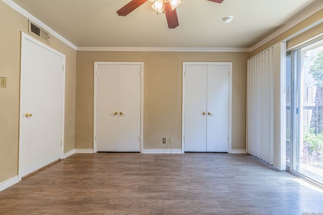 8702 Village Dr Apt 804, San Antonio, TX 78217