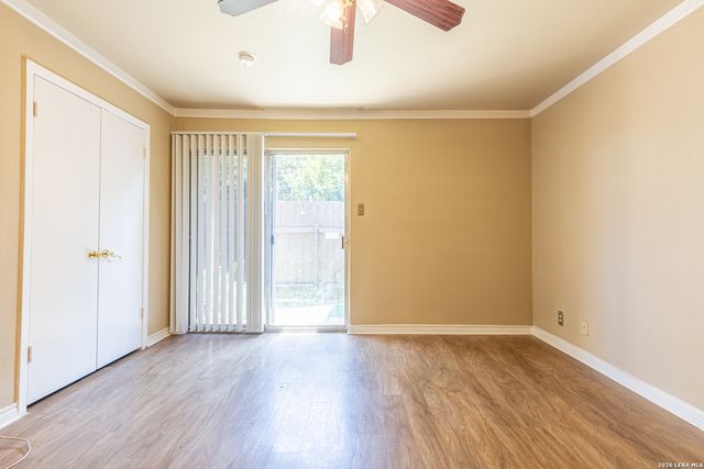8702 Village Dr Apt 804, San Antonio, TX 78217