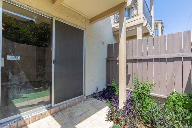 8702 Village Dr Apt 804, San Antonio, TX 78217