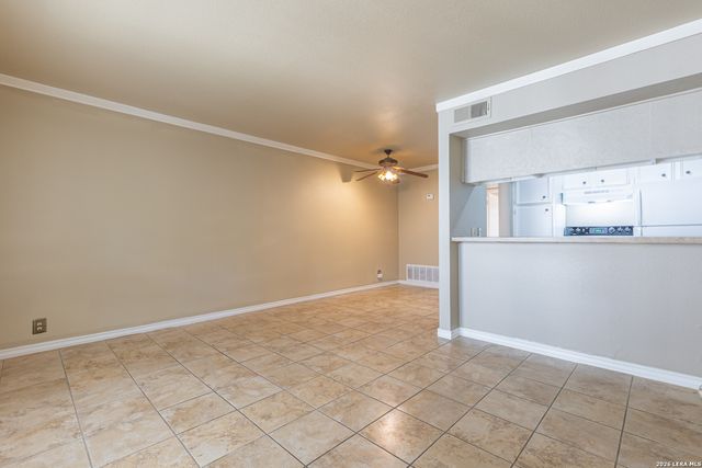 8702 Village Dr Apt 804, San Antonio, TX 78217