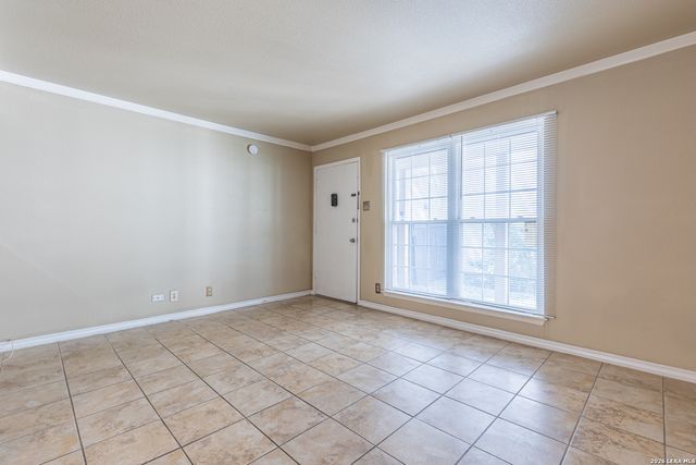 8702 Village Dr Apt 804, San Antonio, TX 78217
