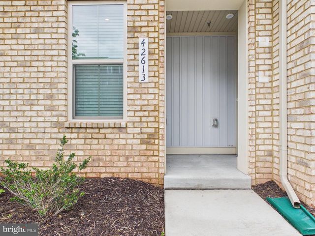42613 PITLOCHRY TER, Sterling, VA 20166