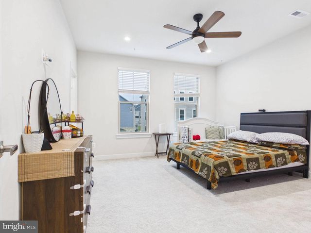 42613 PITLOCHRY TER, Sterling, VA 20166