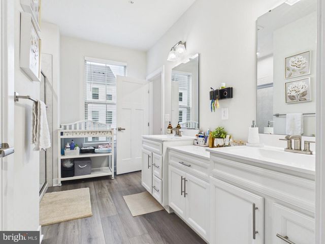 42613 PITLOCHRY TER, Sterling, VA 20166