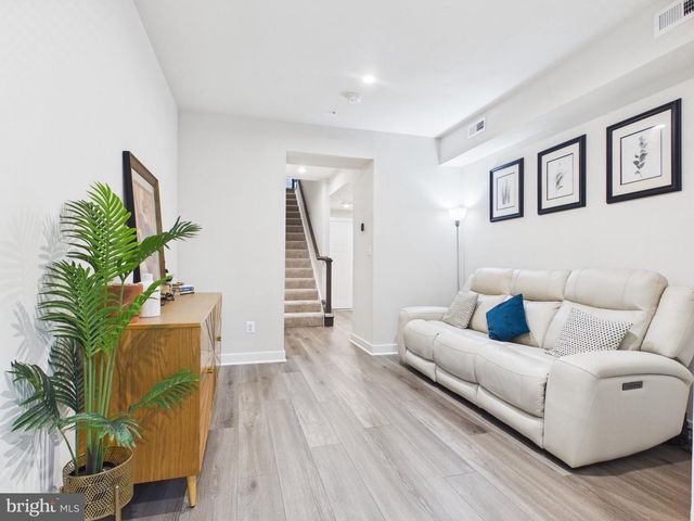 42613 PITLOCHRY TER, Sterling, VA 20166