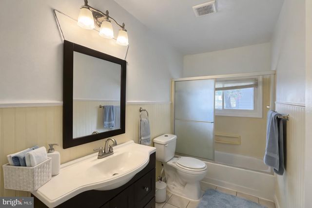 1 MONTCLAIR LN, Willingboro, NJ 08046