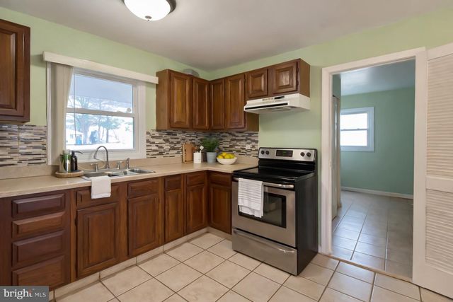 1 MONTCLAIR LN, Willingboro, NJ 08046