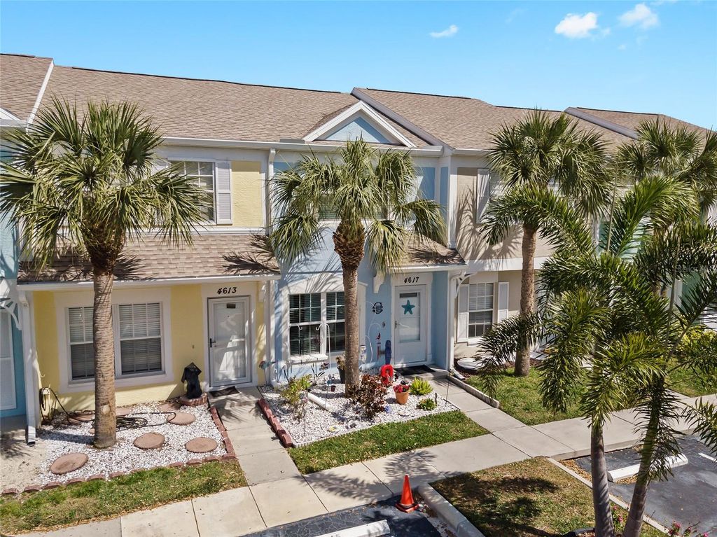 Image 1 of property listing at 4617 SABAL KEY DRIVE, Bradenton, FL 34203