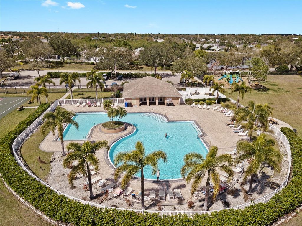 Image 20 of property listing at 4617 SABAL KEY DRIVE, Bradenton, FL 34203