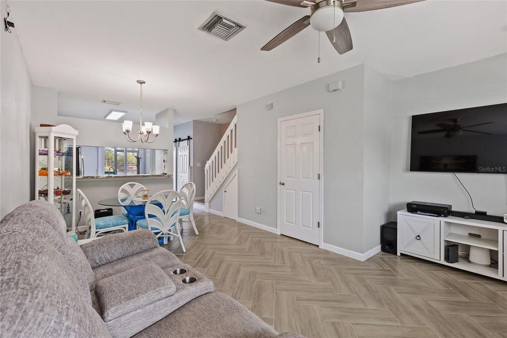 Image 4 of property listing at 4617 SABAL KEY DRIVE, Bradenton, FL 34203