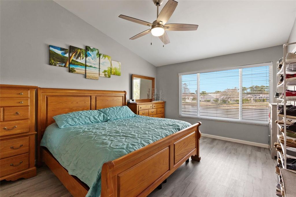 Image 8 of property listing at 4617 SABAL KEY DRIVE, Bradenton, FL 34203