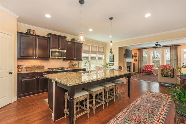 215 Cornerstone Drive, Woodstock, GA 30188