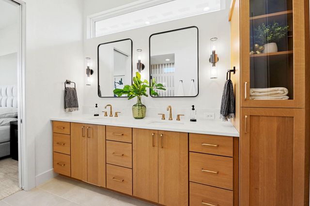 3658 N Bristol Ct, Wichita, KS 67226