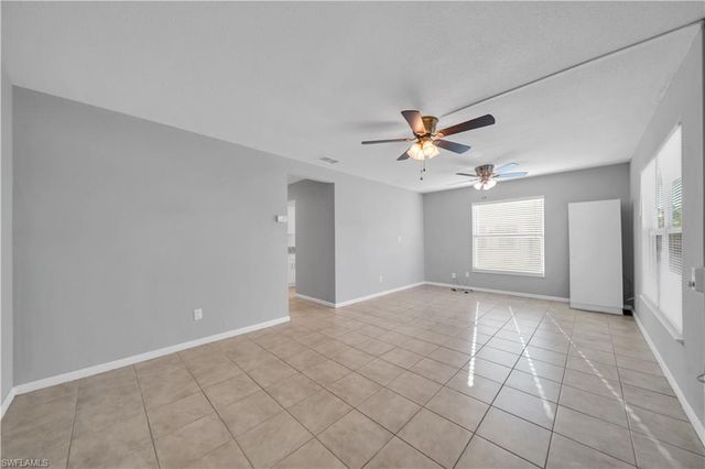 11 Hamlin CT, Lehigh Acres, FL 33936