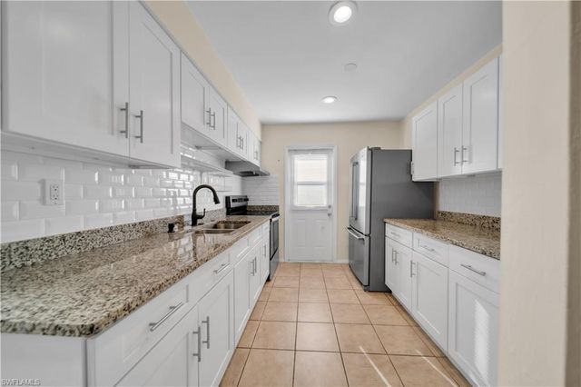 11 Hamlin CT, Lehigh Acres, FL 33936