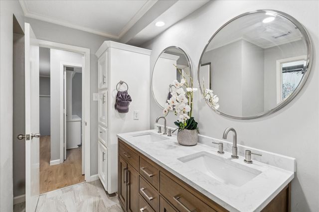 2411 Oakbank Drive, Kingwood, TX 77339