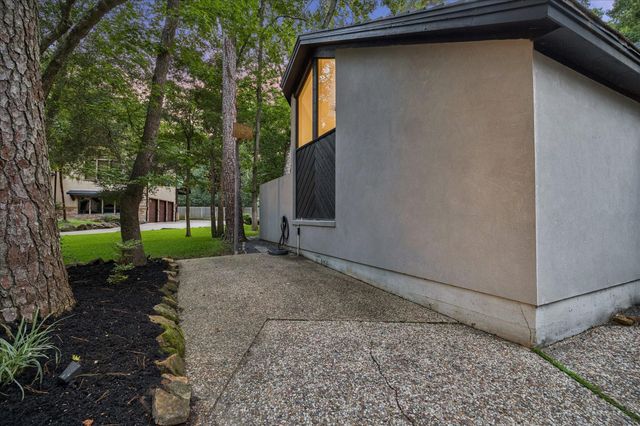 2411 Oakbank Drive, Kingwood, TX 77339