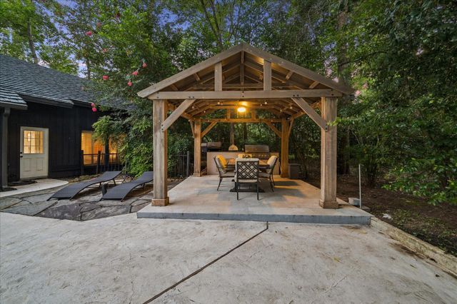 2411 Oakbank Drive, Kingwood, TX 77339