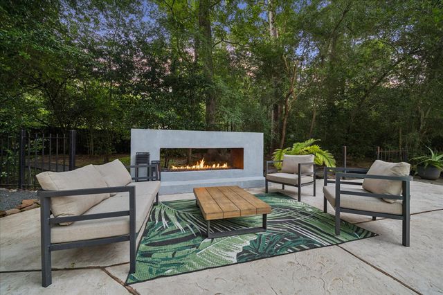 2411 Oakbank Drive, Kingwood, TX 77339