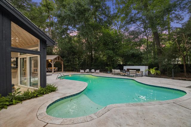 2411 Oakbank Drive, Kingwood, TX 77339
