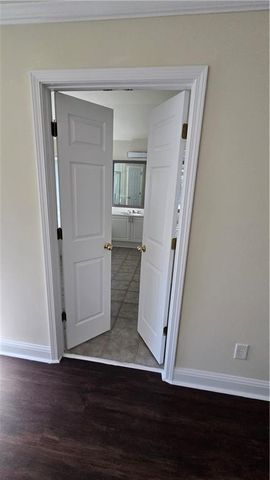 1550 Heatherglade Lane, Lawrenceville, GA 30045