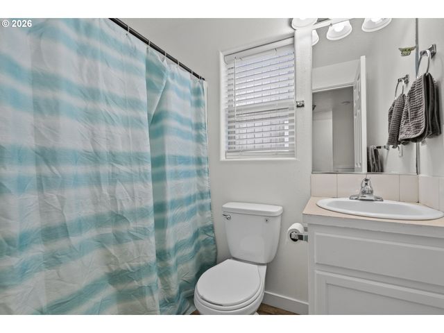 871 N 20TH Way, Cornelius, OR 97113