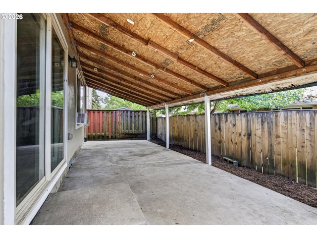 871 N 20TH Way, Cornelius, OR 97113