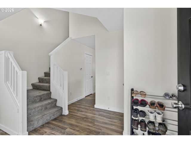 871 N 20TH Way, Cornelius, OR 97113
