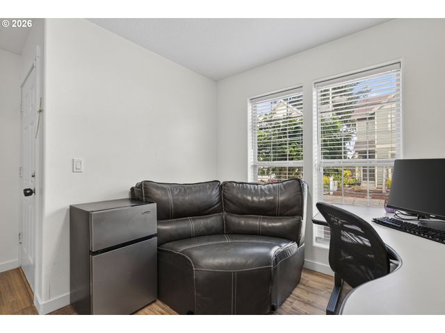 871 N 20TH Way, Cornelius, OR 97113
