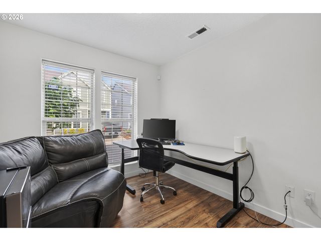 871 N 20TH Way, Cornelius, OR 97113