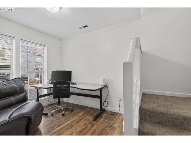871 N 20TH Way, Cornelius, OR 97113