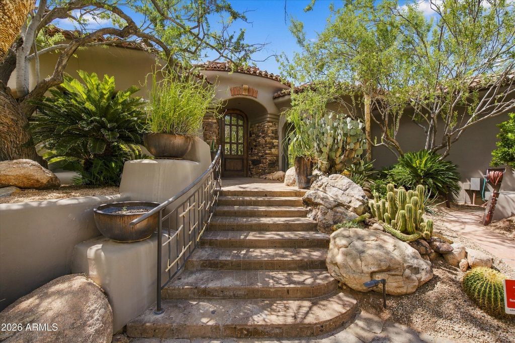 5921 E CHENEY Drive, Paradise Valley, AZ 85253 — exterior