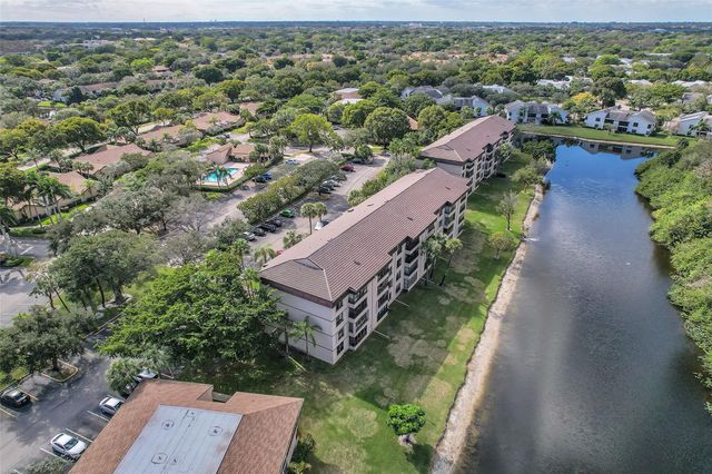 2660 Carambola Cir N 202, Coconut Creek, FL 33066