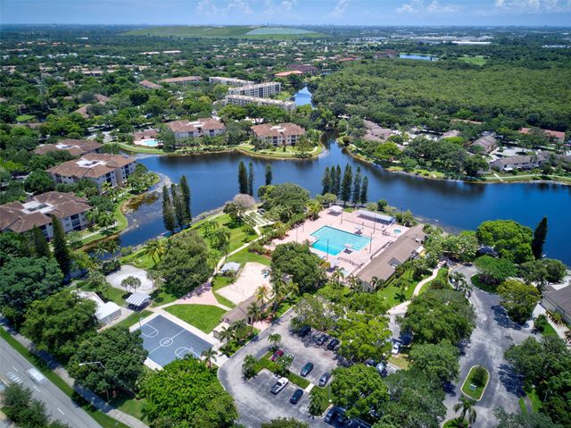 2660 Carambola Cir N 202, Coconut Creek, FL 33066