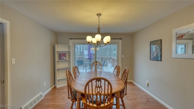 10525 Twin Oaks Drive, Cambridge, OH 43725