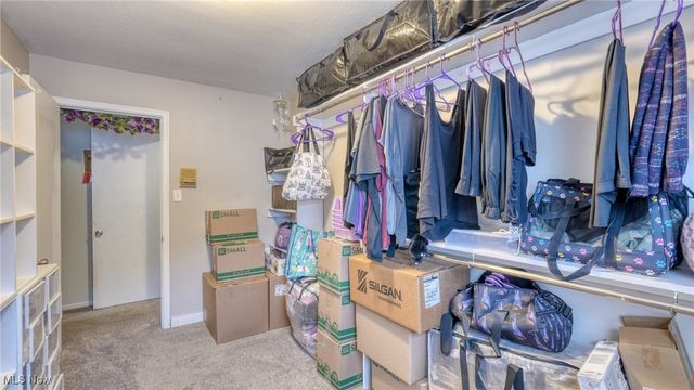 10525 Twin Oaks Drive, Cambridge, OH 43725