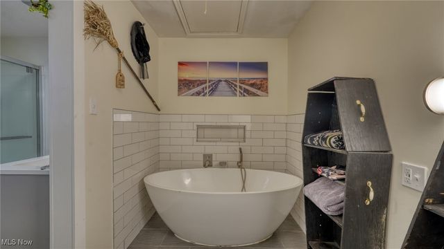 10525 Twin Oaks Drive, Cambridge, OH 43725