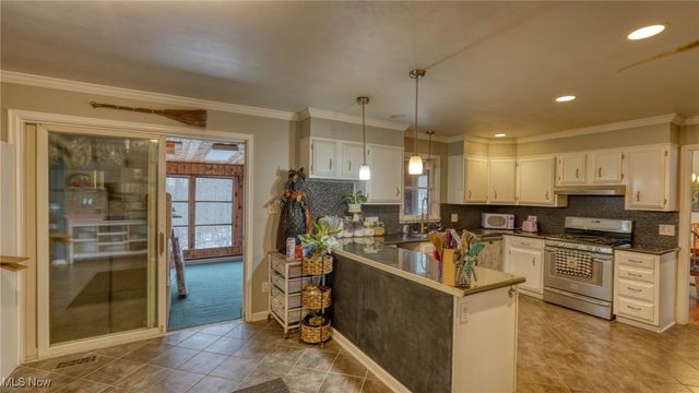 10525 Twin Oaks Drive, Cambridge, OH 43725