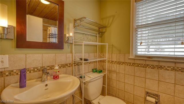 10525 Twin Oaks Drive, Cambridge, OH 43725