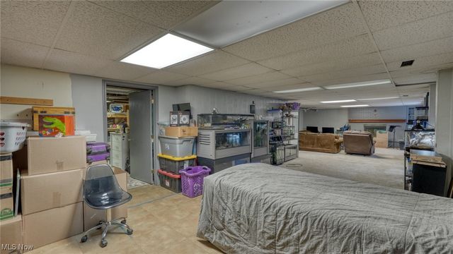 10525 Twin Oaks Drive, Cambridge, OH 43725