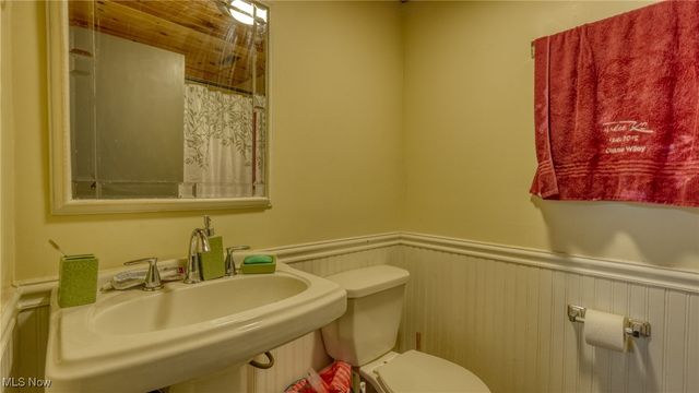 10525 Twin Oaks Drive, Cambridge, OH 43725