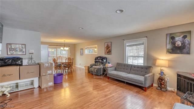 10525 Twin Oaks Drive, Cambridge, OH 43725