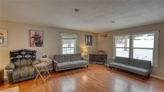 10525 Twin Oaks Drive, Cambridge, OH 43725