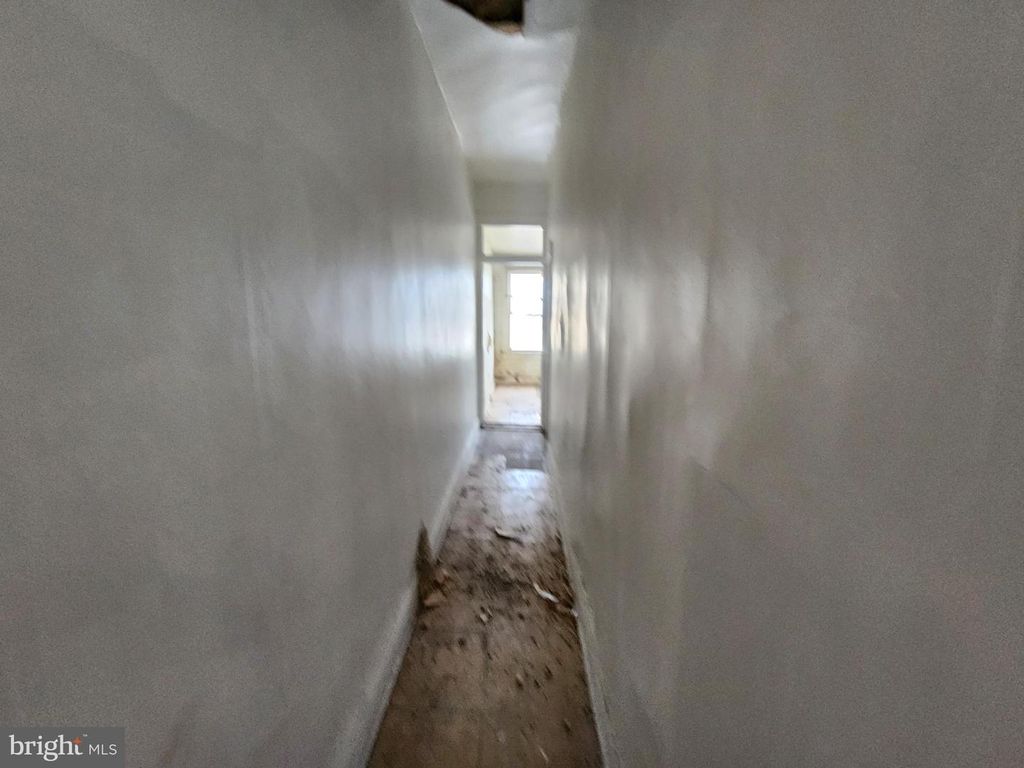 Image 21 of property listing at 2946 GREENMOUNT AVE, Baltimore, MD 21218