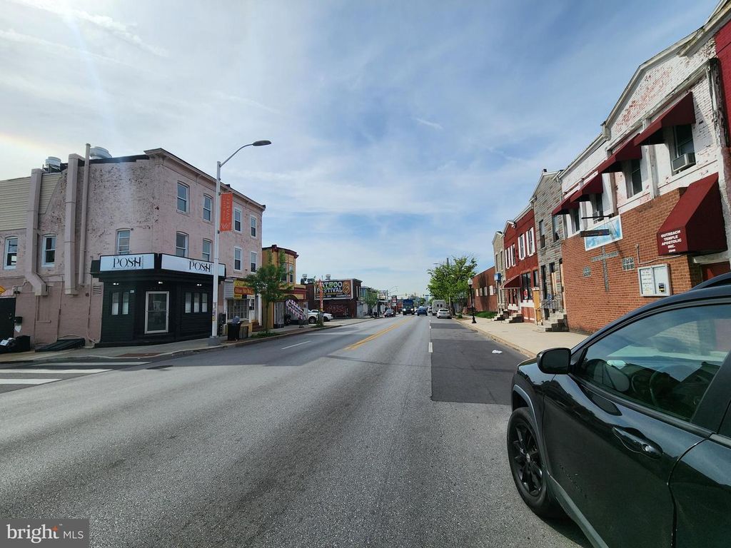 Image 26 of property listing at 2946 GREENMOUNT AVE, Baltimore, MD 21218