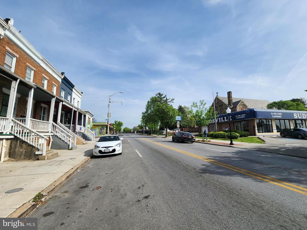 Image 4 of property listing at 2946 GREENMOUNT AVE, Baltimore, MD 21218