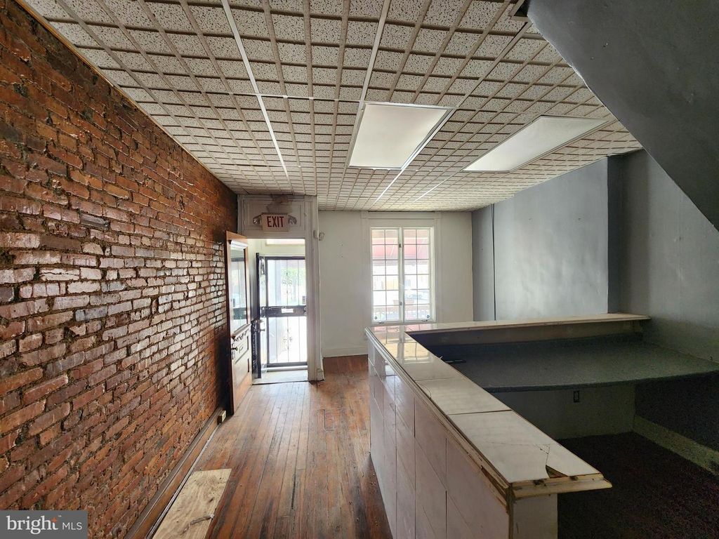 Image 7 of property listing at 2946 GREENMOUNT AVE, Baltimore, MD 21218