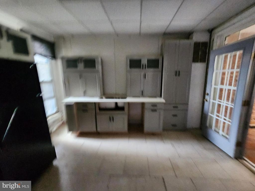 Image 9 of property listing at 2946 GREENMOUNT AVE, Baltimore, MD 21218