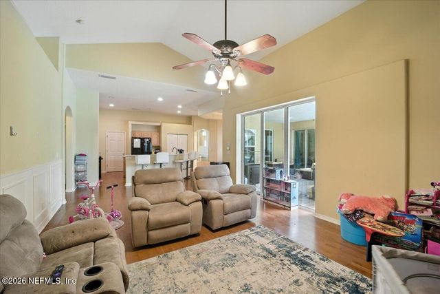 24 LAKESIDE Place W, Palm Coast, FL 32137