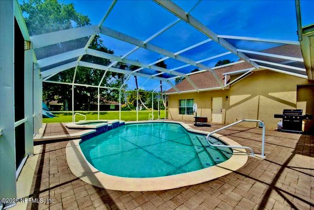 24 LAKESIDE Place W, Palm Coast, FL 32137